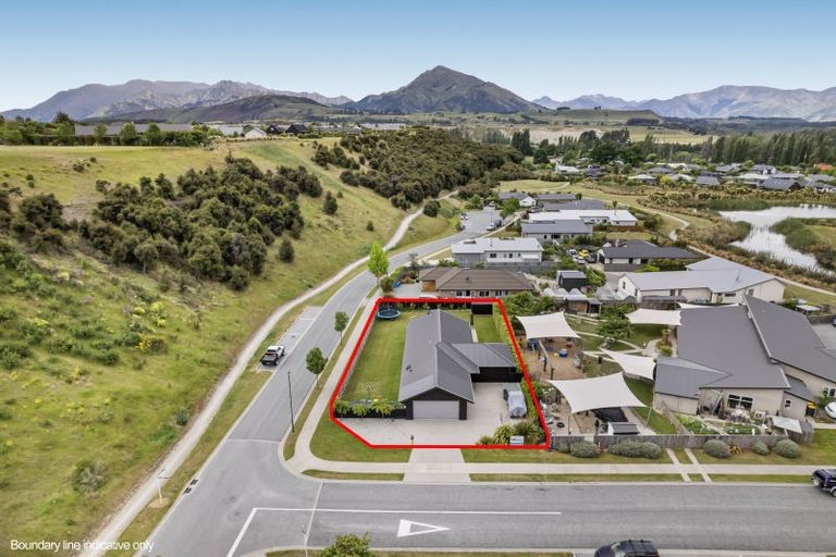 Photo of property in 10 Rifleman Street, Albert Town, Wanaka, 9305