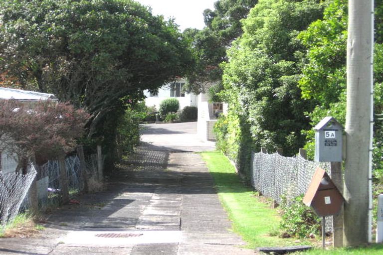 Photo of property in 5 Porter Avenue, Te Atatu South, Auckland, 0610