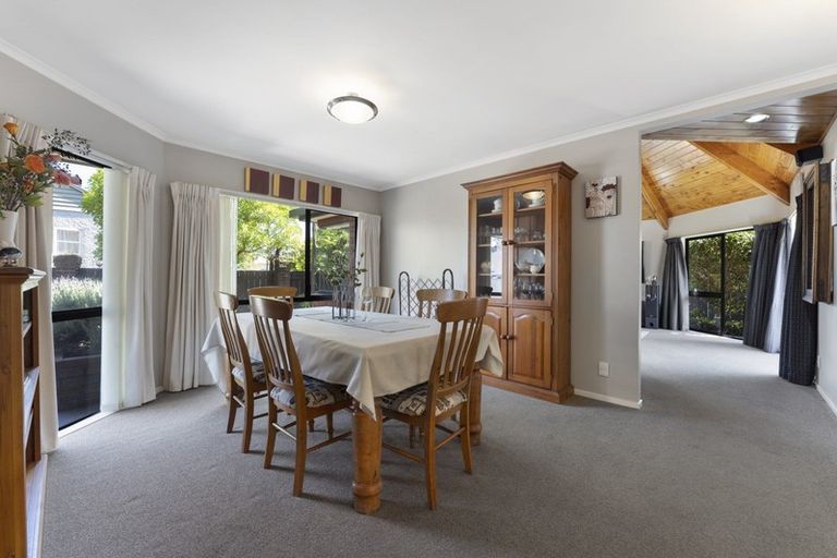 Photo of property in 16 Fraser Court, Roslyn, Palmerston North, 4414