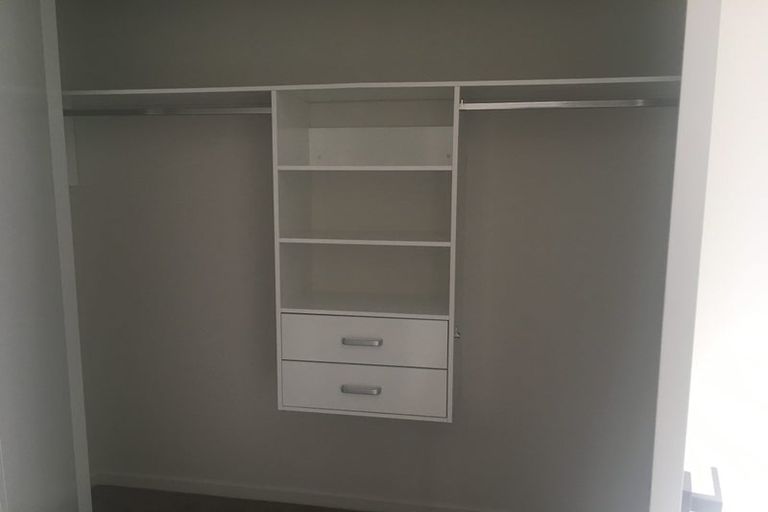 Photo of property in 40 Corricvale Way, Northcross, Auckland, 0630