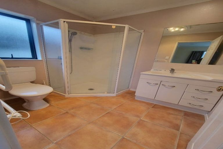 Photo of property in 128 Charles Prevost Drive, The Gardens, Auckland, 2105