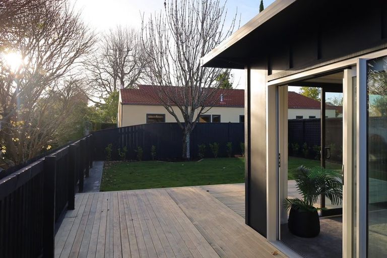 Photo of property in 22 Redwood Grove, Hokowhitu, Palmerston North, 4410