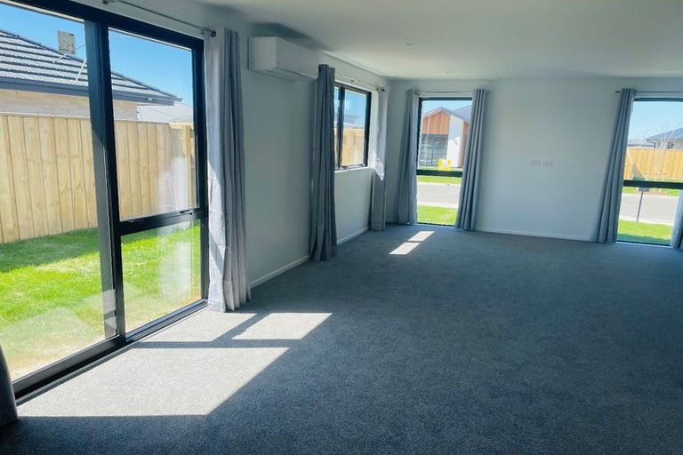 Photo of property in 31 Mehrtens Crescent, Woodend, 7691