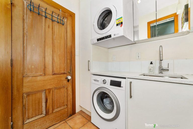 Photo of property in 3 Newman Terrace, Thorndon, Wellington, 6011