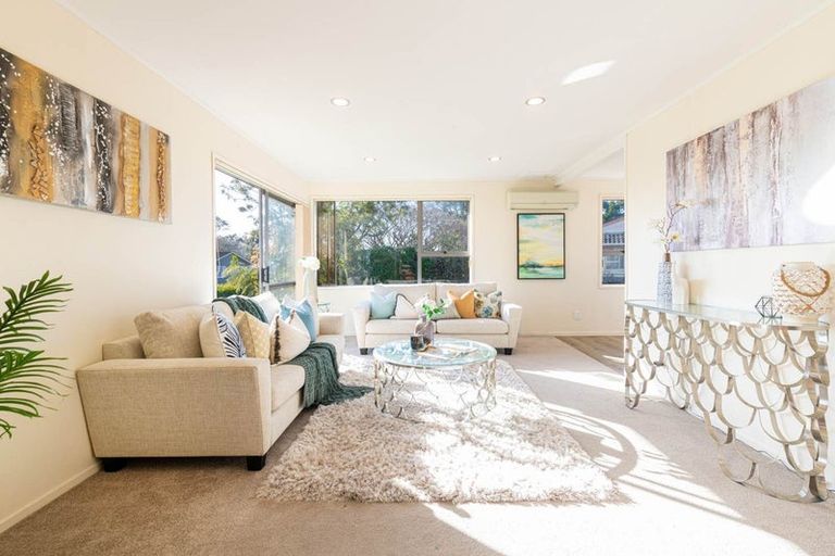 Photo of property in 8 Lisa Rise, Half Moon Bay, Auckland, 2012