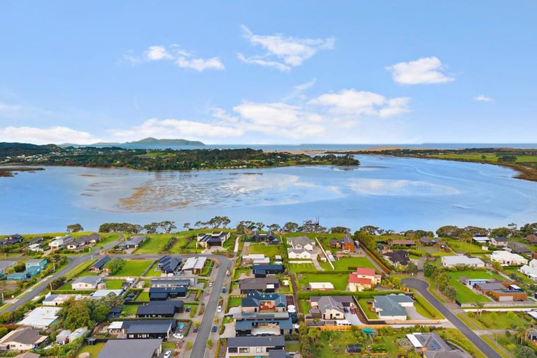 Photo of property in 21 William Gilbert Drive, Mangawhai, 0505