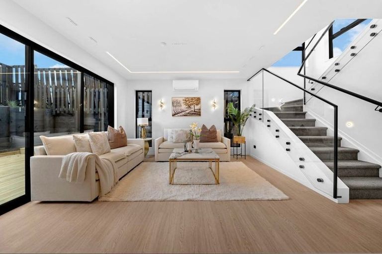 Photo of property in 7d Sirius Place, Botany Downs, Auckland, 2010