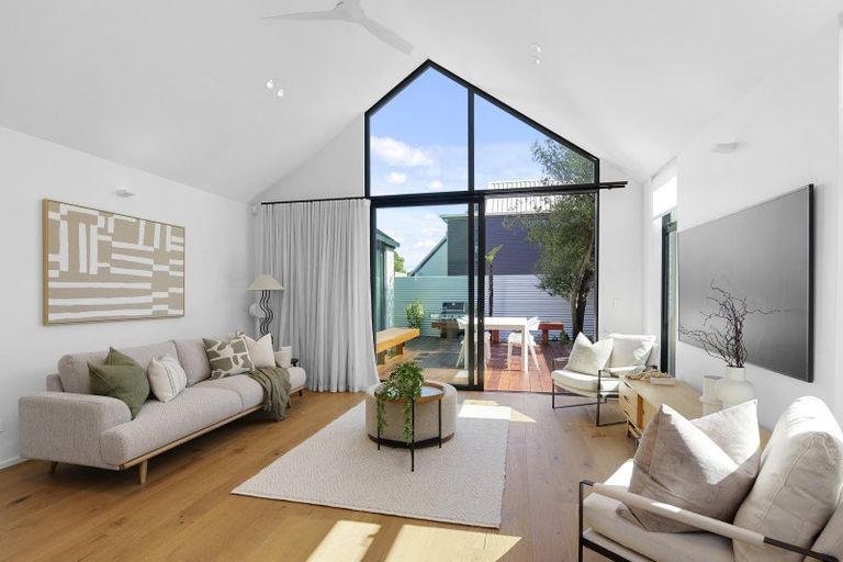 Photo of property in 19 Albany Street, St Albans, Christchurch, 8014