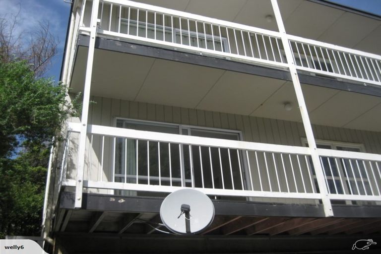 Photo of property in 15a Rakeiora Grove, Korokoro, Lower Hutt, 5012