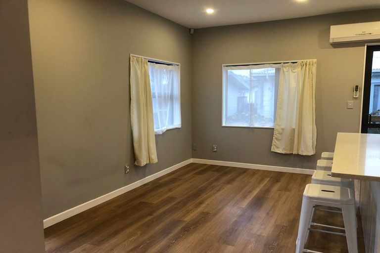 Photo of property in 79 Sunderlands Road, Half Moon Bay, Auckland, 2012