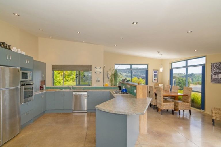 Photo of property in 103 Centennial Drive, Whitianga, 3510