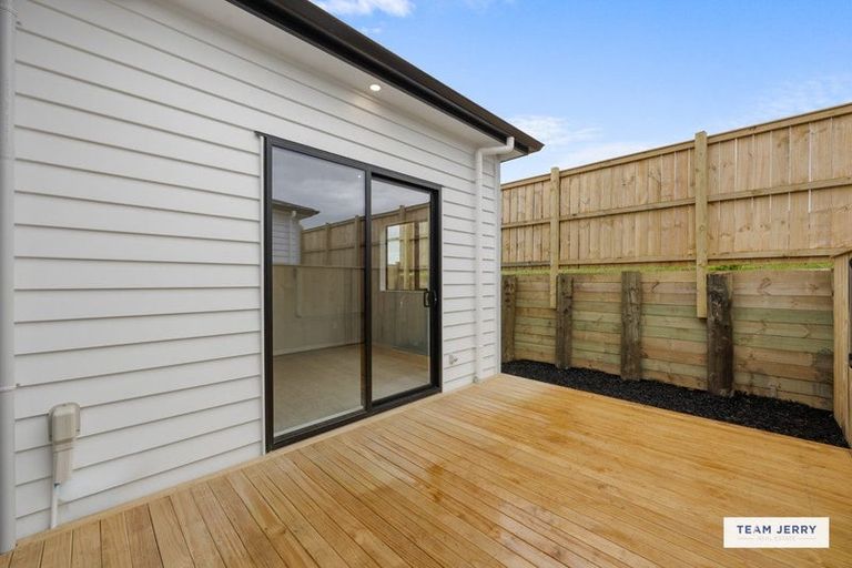 Photo of property in 6 Wild Flower Way, Karaka, Papakura, 2113