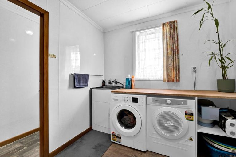 Photo of property in 180 Waihi Road, Hawera, 4610