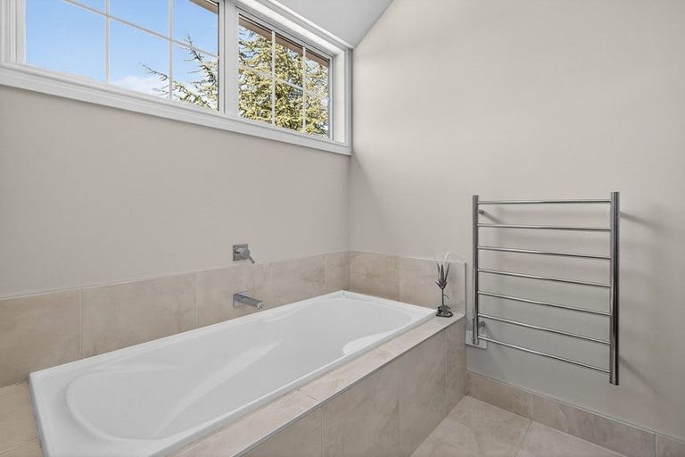 Photo of property in 102 Aronui Road, Bridge Hill, Alexandra, 9392