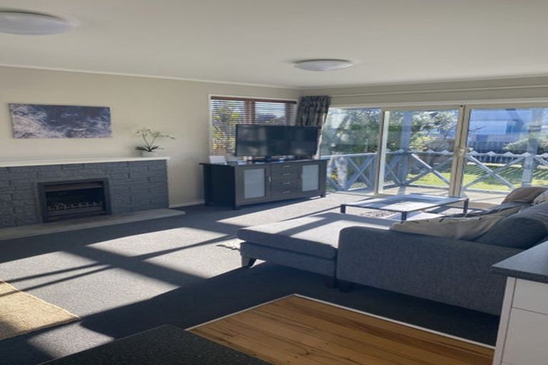 Photo of property in 53 William Street, Waikanae Beach, Waikanae, 5036