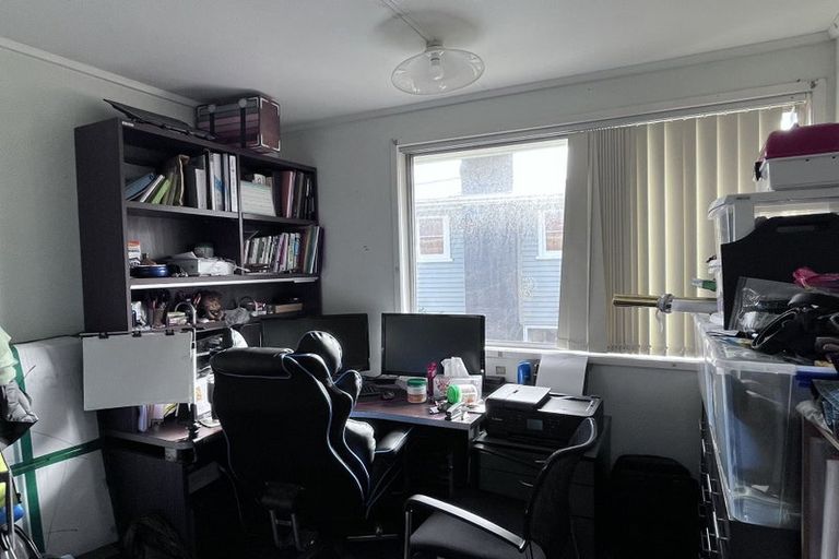 Photo of property in 9 William Souter Street, Forrest Hill, Auckland, 0620