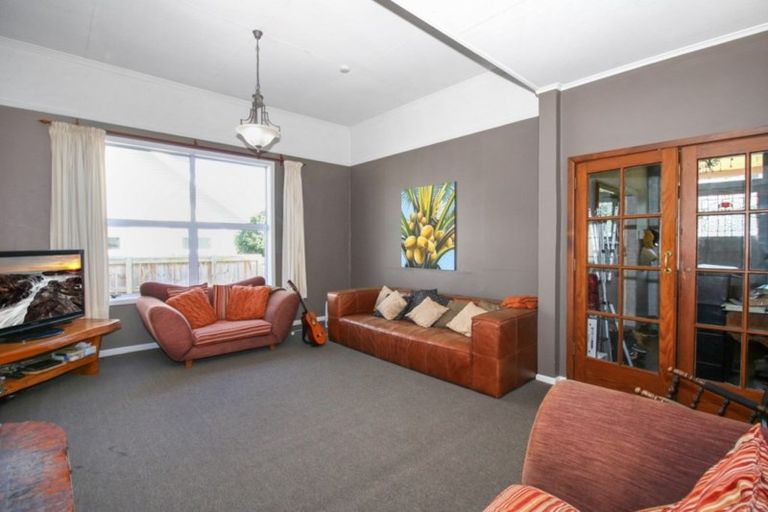 Photo of property in 17 Wallace Place, Westown, New Plymouth, 4310