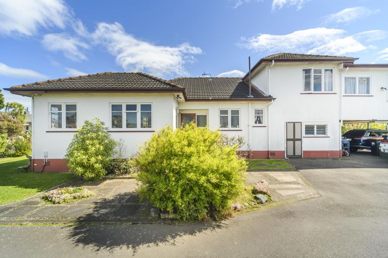 Photo of property in 9 Summerhays Street, Terrace End, Palmerston North, 4410