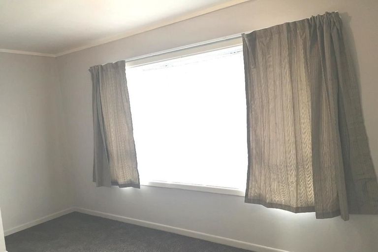 Photo of property in 32 Titirangi Road, New Lynn, Auckland, 0600