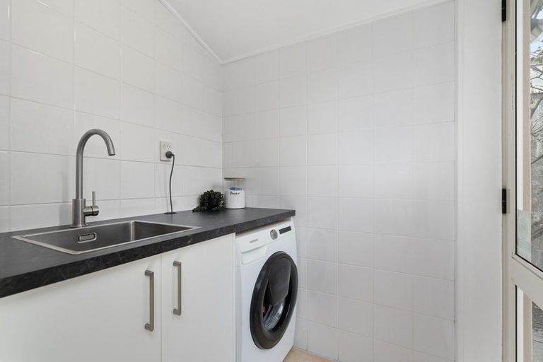 Photo of property in 2/64a Toorak Avenue, Avonhead, Christchurch, 8042