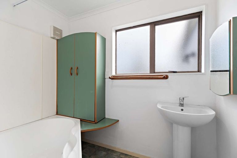 Photo of property in 64 Rhodes Drive, Kelvin Grove, Palmerston North, 4414