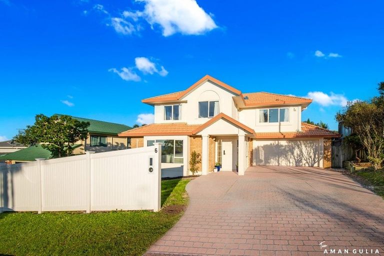 Photo of property in 6 Lorikeet Place, Unsworth Heights, Auckland, 0632