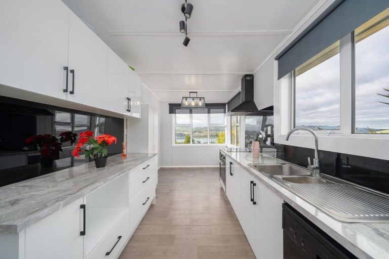 Photo of property in 12 Whenua View, Titahi Bay, Porirua, 5022