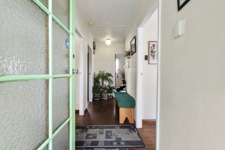 Photo of property in 31 Wrantage Street, Westown, New Plymouth, 4310