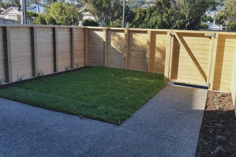 Photo of property in 1/74 Derwent Street, Island Bay, Wellington, 6023