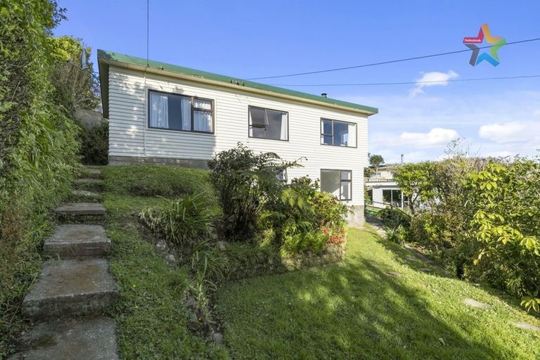 Photo of property in 44 Maungaraki Road, Korokoro, Lower Hutt, 5012