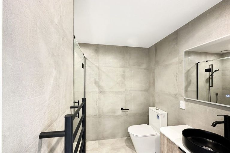 Photo of property in 4/6 Victoria Street, Ebdentown, Upper Hutt, 5018