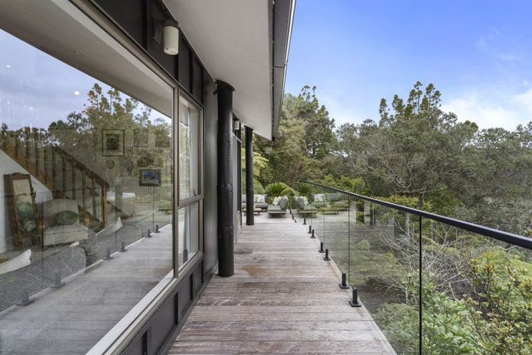 Photo of property in 2/106 Island Bay Road, Beach Haven, Auckland, 0626