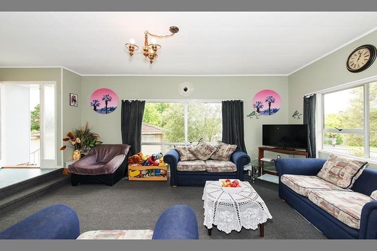Photo of property in 145 Universal Drive, Henderson, Auckland, 0610