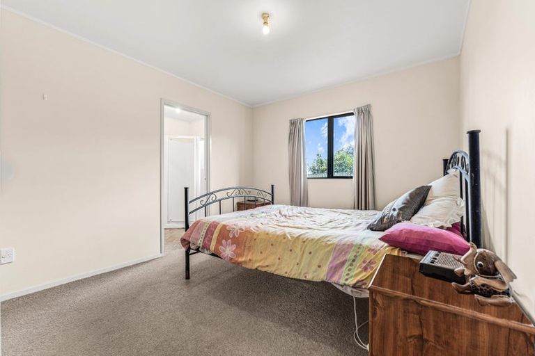 Photo of property in 10 Gunner Drive, Te Atatu Peninsula, Auckland, 0610