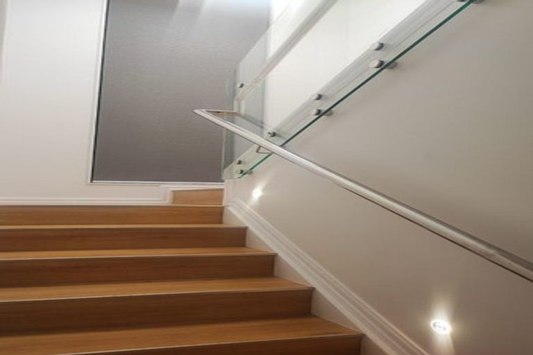 Photo of property in 2 Oakheart Way, Forrest Hill, Auckland, 0620