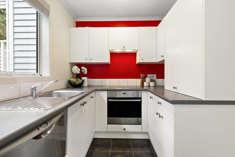 Photo of property in 25d Omar Street, Khandallah, Wellington, 6035