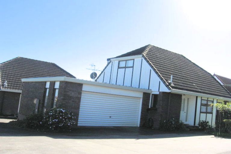 Photo of property in 1/78 Highland Park Drive, Highland Park, Auckland, 2010