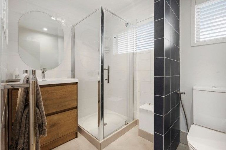 Photo of property in 1/15 Imogene Way, Half Moon Bay, Auckland, 2012