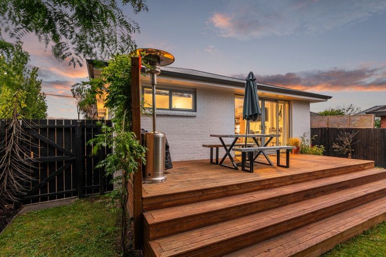 Photo of property in 1/55 Mcfaddens Road, St Albans, Christchurch, 8052