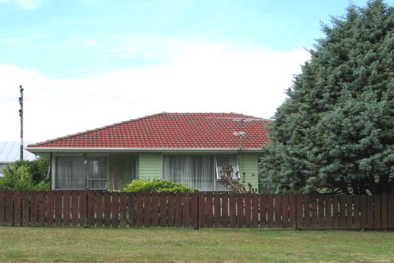 Photo of property in 30 Harmel Road, Glendene, Auckland, 0602