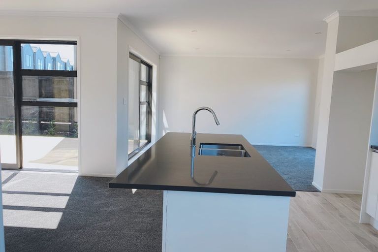 Photo of property in 10 Awamarino Way, Westgate, Auckland, 0614