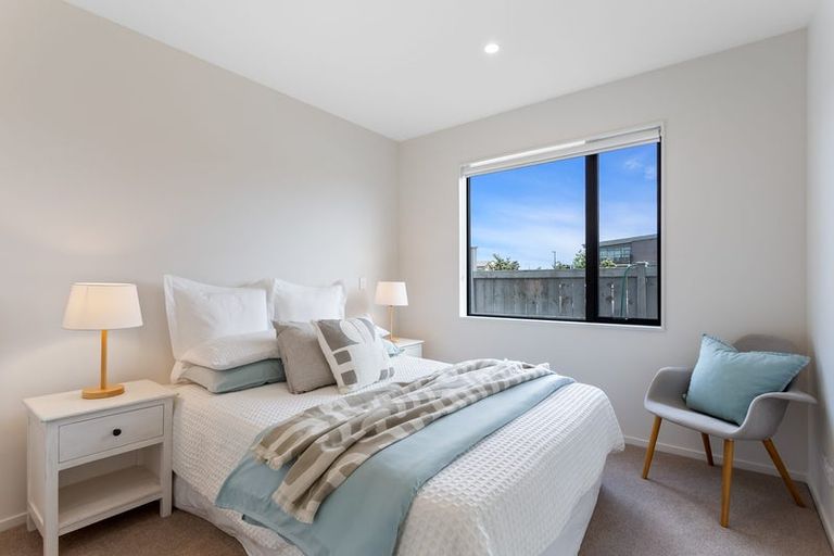 Photo of property in 2 Juniper Drive, Rosehill, Papakura, 2113