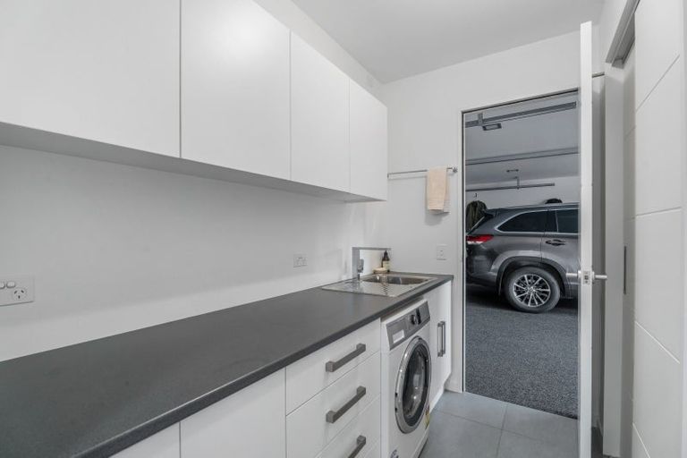 Photo of property in 10 Caithness Court, Jacks Point, Queenstown, 9371