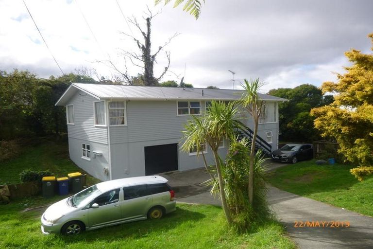 Photo of property in 17 Lynwood Road, New Lynn, Auckland, 0600