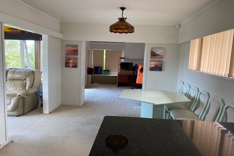 Photo of property in 679 East Coast Road, Browns Bay, Auckland, 0630