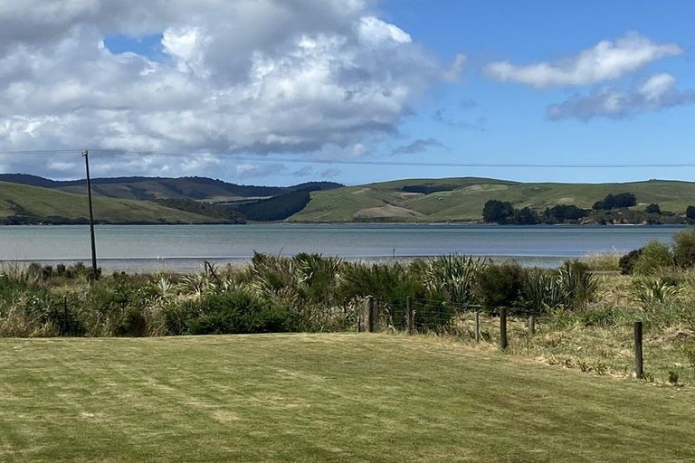 Photo of property in 11 Carrickfergus Street, Waikawa, Tokanui, 9884