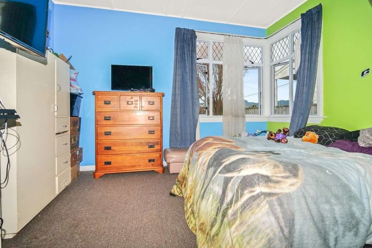 Photo of property in 50a Derby Street, Westport, 7825