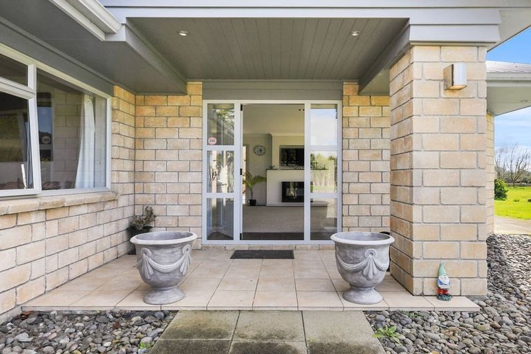 Photo of property in 10 Parker Road, Huntly, 3771