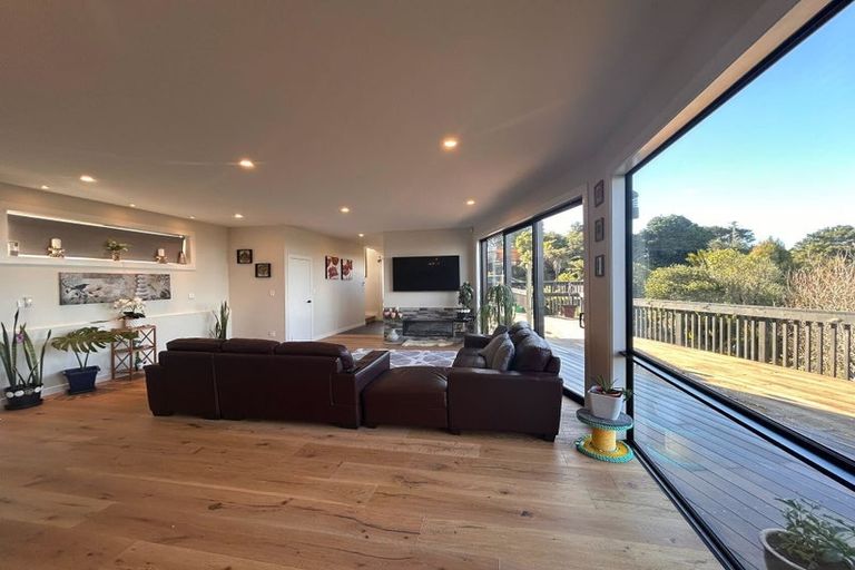 Photo of property in 645-649 South Titirangi Road, Titirangi, Auckland, 0604