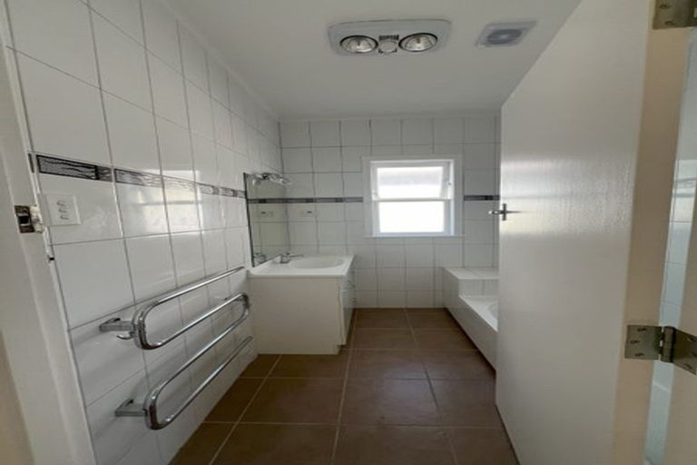 Photo of property in 61 Oakdale Road, Mount Roskill, Auckland, 1041